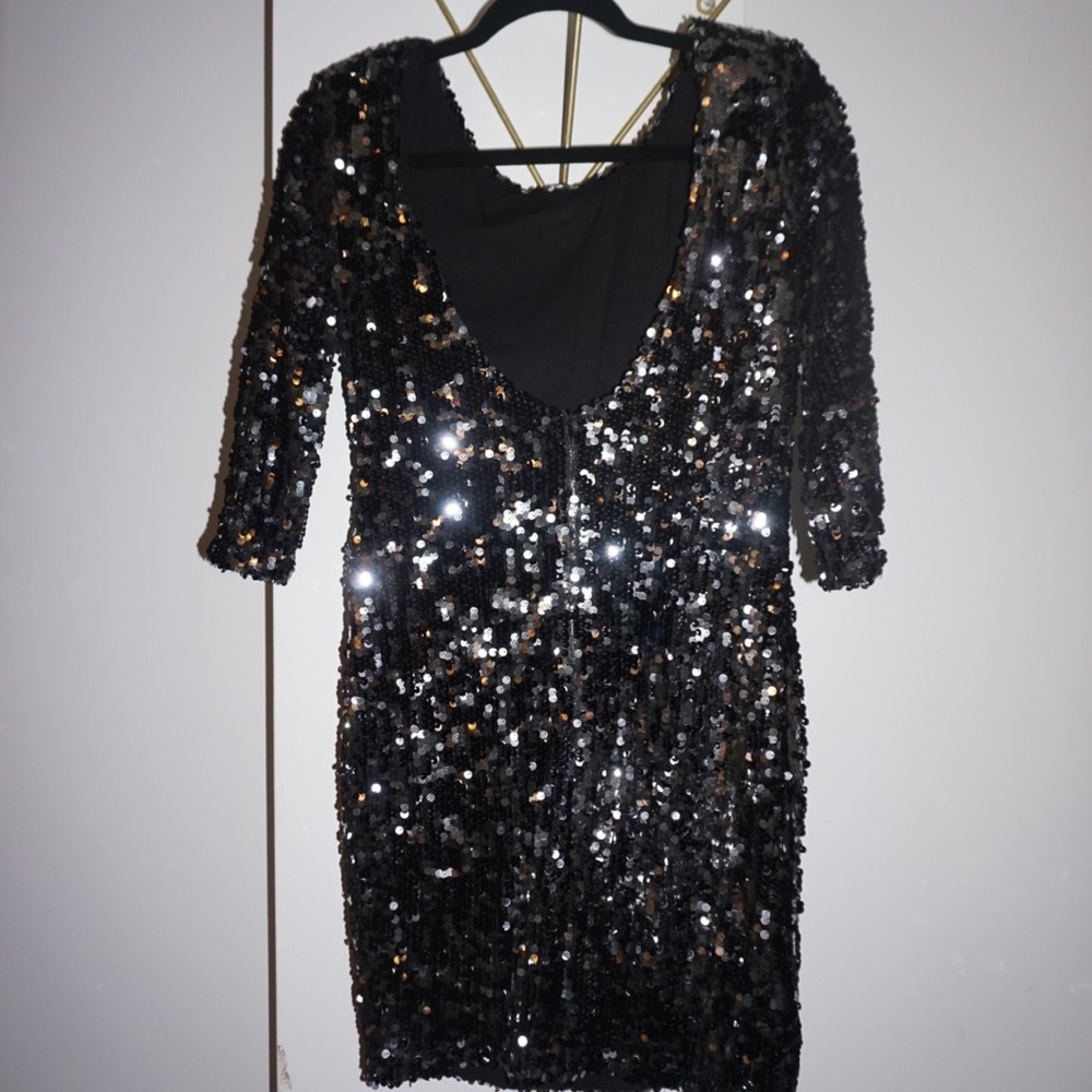 Black & Silver sequin dress - Picture 2 of 2